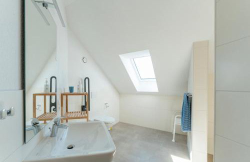 Huus Petjem in Emden Urlaub und Pflege für Senioren - Photo 13