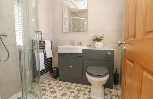 Meadow Manor And Spa - Photo 56