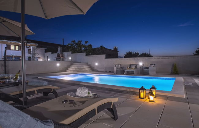 Detached House With Private Pool Near the Coast - Foto 23