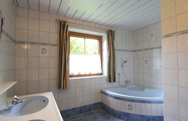 Chalet in Kirchberg Near Ski Lift - Photo 18