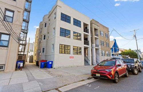 Luxurious 8BR Beach Duplex w Ocean Views - Photo 16