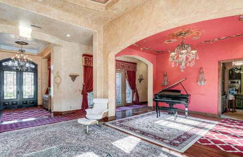 Pool, Peacocks and Views! Lavish Retreat in Gilroy - Foto 8