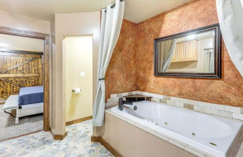 Italian-Styled Home with Lake Views and Private Pool - Photo 15