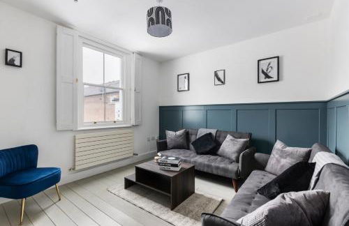 St Albans Centre Home - 4BR - 2 FREE parking - Photo 5