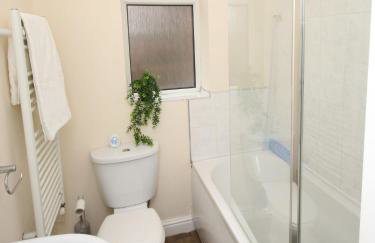 Inviting 2-Bed apartments - Perfect for Contractors & Business Travellers Parking - Wi-Fi - Netflix - Foto 39