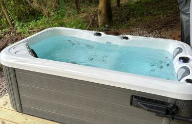 Unique Orchard Lodge for couples with hot tub - Photo 13