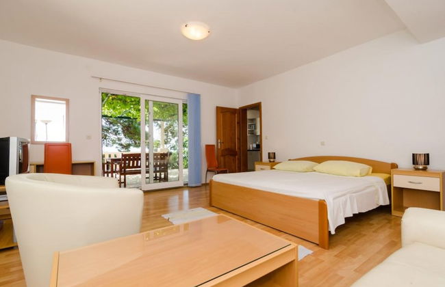 Apartments Plavac Mali - Photo 7