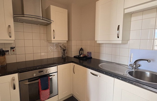 Liberty Wharf Apartments - Photo 10