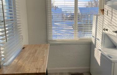 Quiet retreat, minutes from highway and downtown - Foto 19