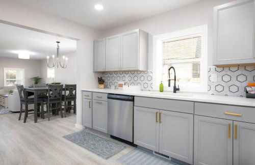 Cozy 2-Bedroom Home Near Notre Dame - Perfect for Game Day Weekend - Foto 23