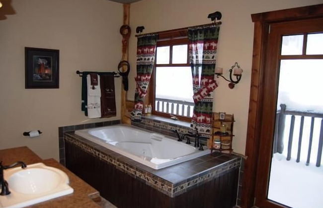 Kowal Ski Cabin by Apex Accommodations - Photo 9