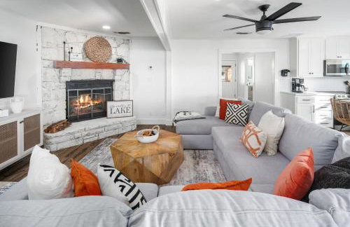 Lakefront Gem with Hot Tub and Game Room in Graford - Foto 6