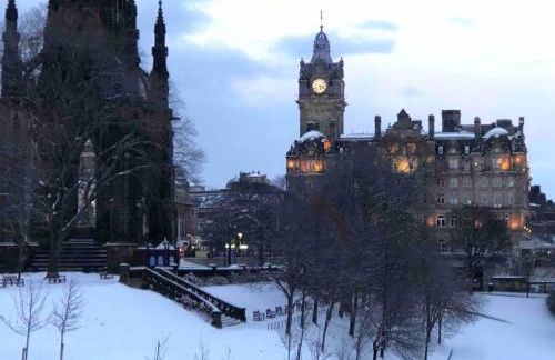 Modern 2 bedroom apartment in City Centre - Photo 30