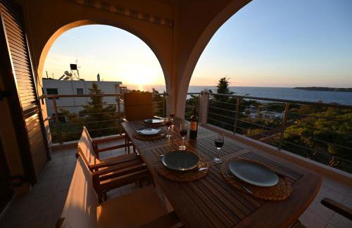 Unick Seaview Luxury Living - Photo 11