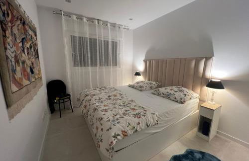New build modern ap 4 min walk to the beach and Marbella old town - Foto 12