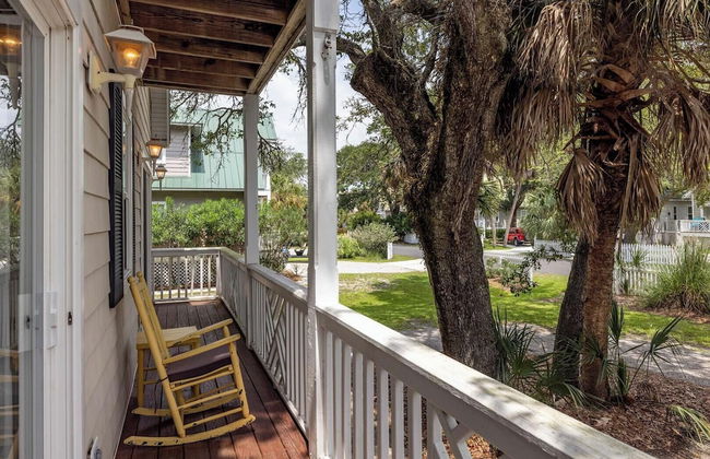 Spacious Two-story Home w/ Porch Views of Golf Course - Steps From Marina - Photo 28