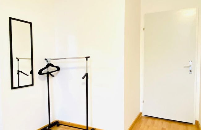 Stylish Shared 3-Bedroom Stay Near City - Foto 44