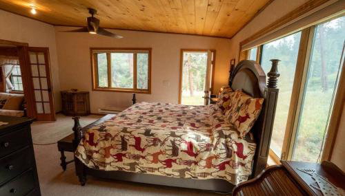 Warm Woodland Getaway with Land - Foto 4