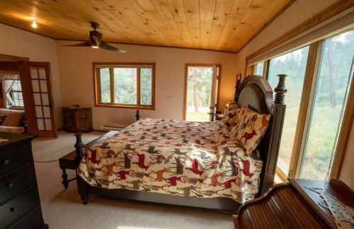 Warm Woodland Getaway with Land - Foto 4