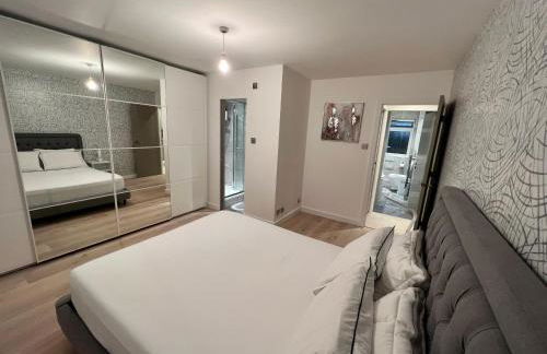 Entire Modern 2- Bedroom Apartment Modern Comfort Near Central London - Foto 7