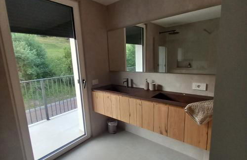 Riflessi sul lago - Foto 22