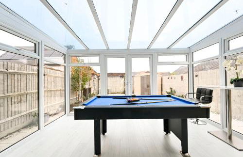 Swan's Place - Large 4bed home, Sleeps 9, Parking x2 & Games room - Foto 63