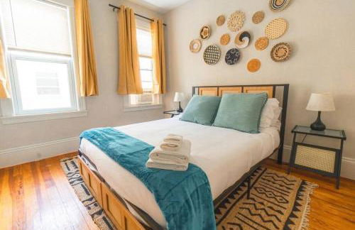 Charming 4 BDR - Walk to Downtown & Free parking! - Foto 21