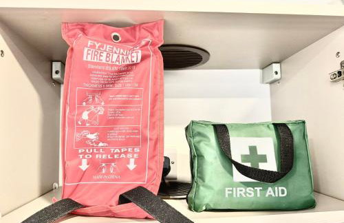 Convenient Contractor & Family Stay - 5 Guests, Pets Welcome, Parking Included! - Photo 48