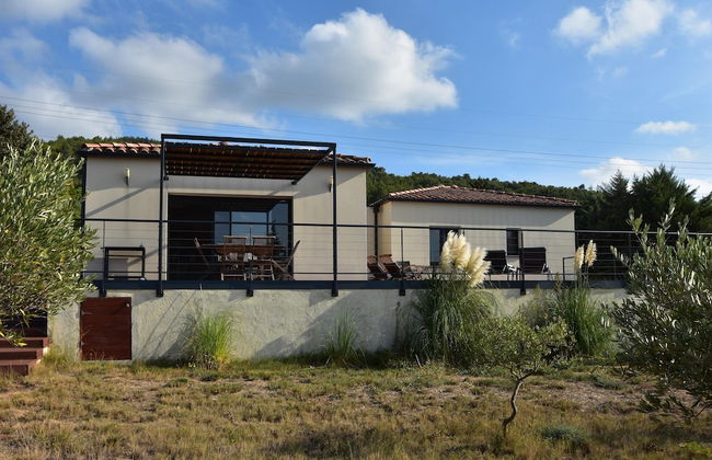 Villa With Pool & Views - Photo 1