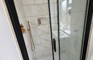 Lux 1 Bed Flat - Free Parking - Foto 9