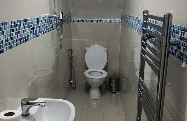 Lovely 3-bed House in Farnham Royal Slough - Foto 8