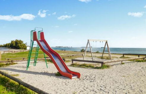 Nice Home In Quettehou With Kitchen - Foto 7