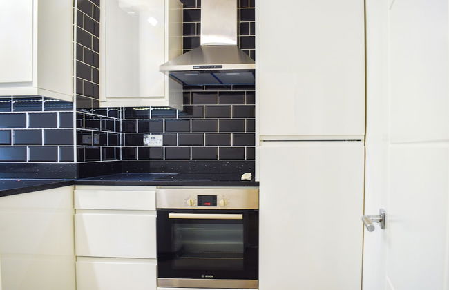 Centrally Located Budget Apartment, 3mins to Tube - Photo 6