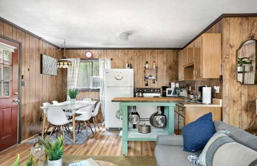 Hot Tub Deck Screened Porch Fire Pit & WiFi - Photo 19