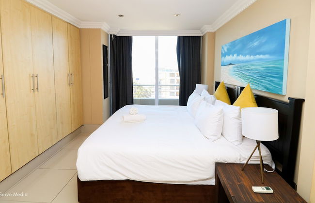 1 Bedroom Luxury Apartment - Photo 3