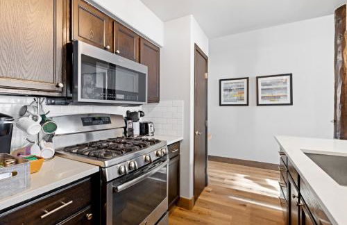 Perfectly Located 3 Bed 3.5 Bath Beautiful Townhome - Photo 8