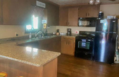 Read Haven 3 Bedroom, 1.5 Bath - Photo 7