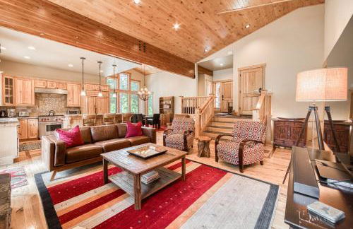 Truckee Timbers at Gray's Crossing by Tahoe Getaways - 4BR w Hot Tub, Ping Pong & EV - Foto 8