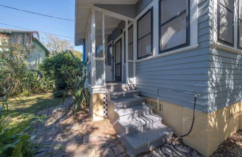 Historic & Cozy Bungalow by Downtown - Foto 37