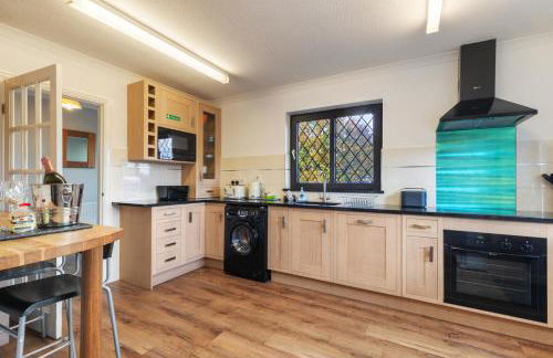 Hazelglade Cottage - Hot Tub, Games Room, Pet Friendly - Photo 8