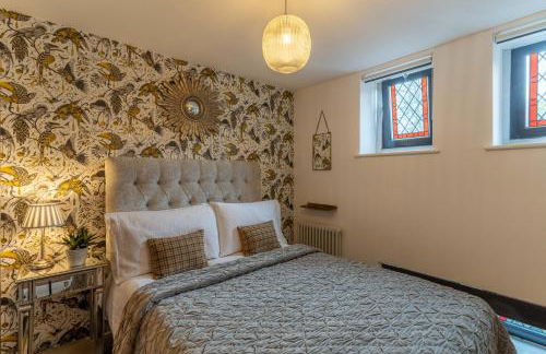 Luxury Chapel Apartment within City Walls - Photo 10