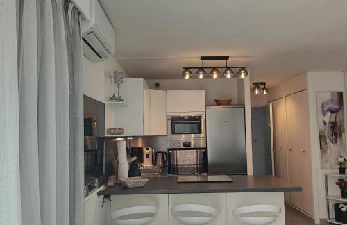 Studio au Centre-Port, Piscine, Clim & Plage à 300M - Foto 4