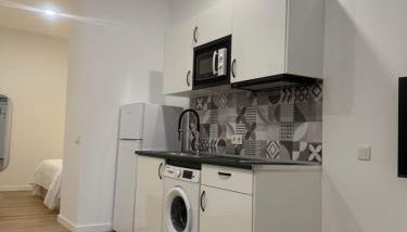 APARTAMENTOS ZONA 5 Justo al lado de la ESTACIÓN DE TREN Y BUS MARÍA ZAMBRANO - Photo 5