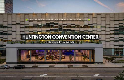 Luxury Condo w/ Lake Views! Center of Downtown - Foto 41