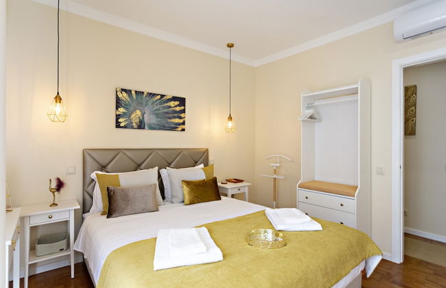 Blue Peacock in Faro - Photo 4