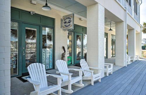 Marina and Beach Club Access Condo in Southport - Foto 32