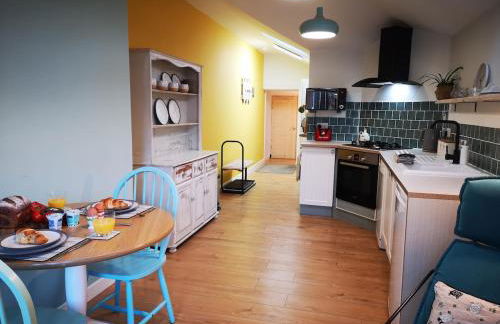 Relaxing Coastal Retreat for 2 Hot Tub Log Fire - Foto 13