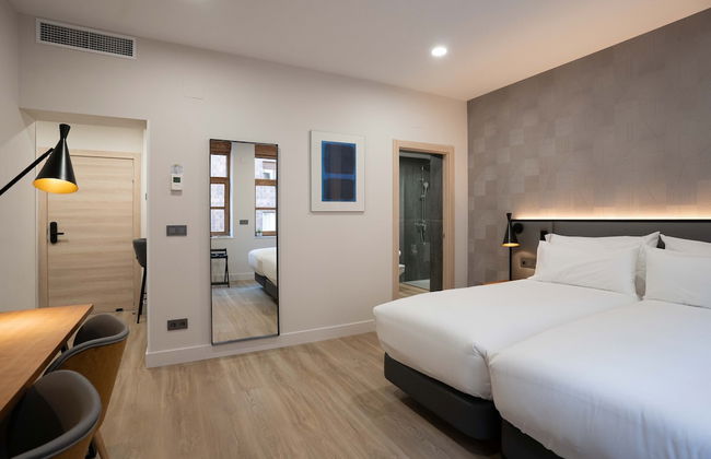 Prisma Suites - Photo 43