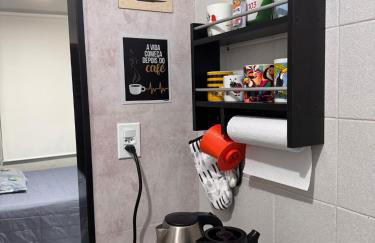 Cantinho Submarino, aproximadamente 10 minutos caminhando até a praia do Forte, com Ar condicionado - Photo 9