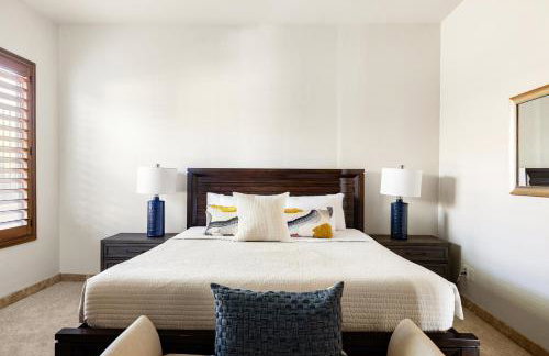 Desert Oasis with Pool Black Mountain Views - Photo 32